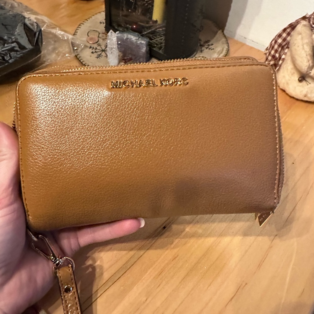 Micheal Kors wallet